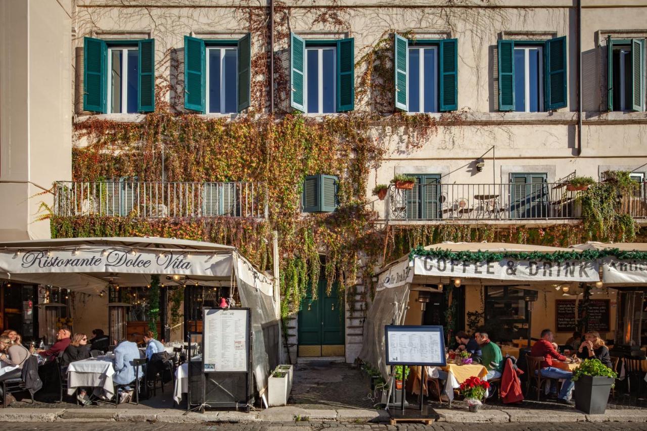 Отель Migliori Collection Piazza Navona Рим Экстерьер фото
